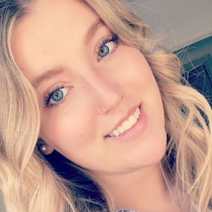 Meet your Posher, Eve